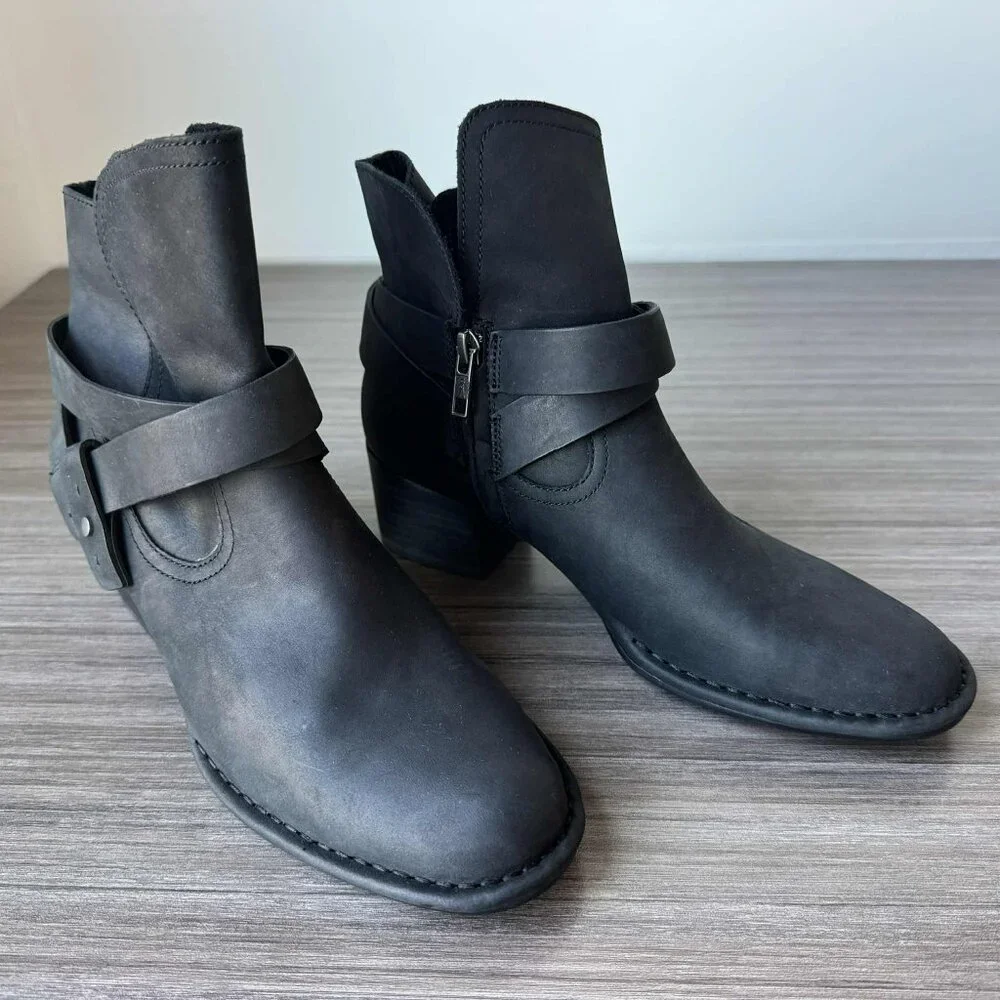 UGG Women's Elysian Zip Up Ankle Boots Bootie $170 in Black 1095792